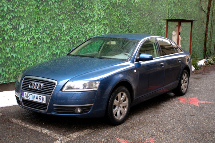 O maşină de protocol condusă de fostul preşedinte Klaus Iohannis, un Audi A6 3.2 FSI, este scoasă la licitaţie de Primăria Municipiului Sibiu la preţul de pornire de 1.000 de euro