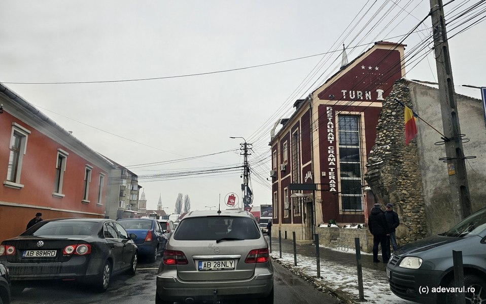 Paradoxul orașelor mici din România: încremenite în timp, sufocate de trafic și cu prețuri tot mai mari