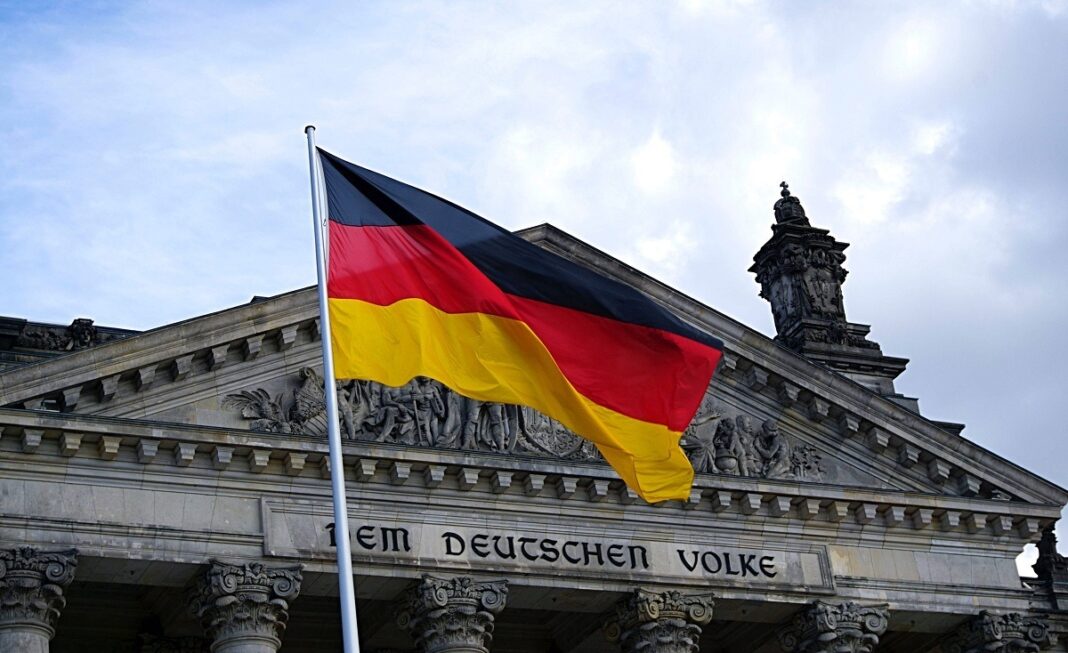 Partidul Social-Democrat din Germania, care face parte din guvern, cere revizuirea relației cu SUA. ”Îndepărtarea vizibilă a administrației SUA sub Trump de parteneriate și alianțe este o realitate”