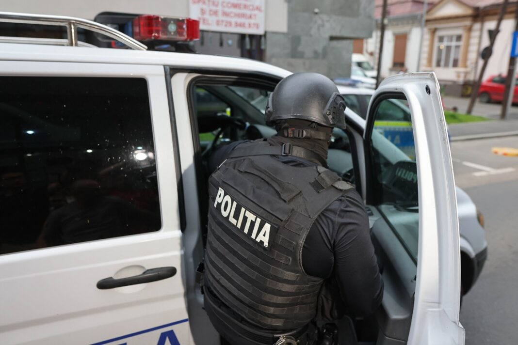 Percheziții DIICOT la clubul The Buddhist din Capitală / Patronul clubului este suspectat de trafic de persoane și spălare de bani / Ar fi obținut alături de complicii săi peste 19 milioane de lei din exploatarea sexuală a unor tinere