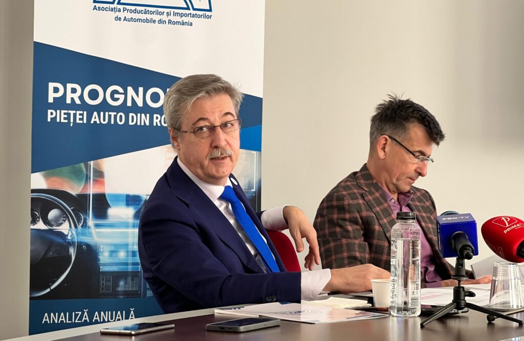 Piața autoturismelor electrificate ar putea depăși 110.000 de unități în 2026, estimează APIA / Creștere cu 28% față de 2025 / Benzina și dieselul pierd teren