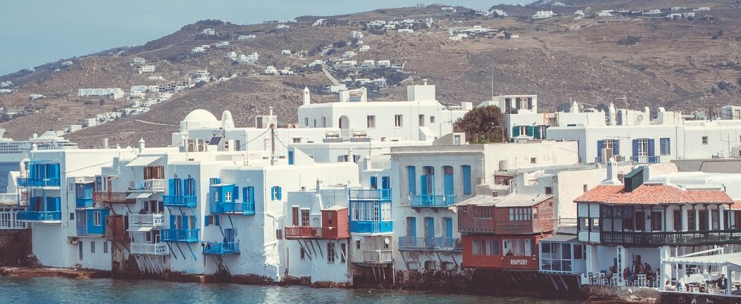 Presa din Grecia: Suntem acum „săracii Europei” / ”Bulgaria este pe ultimul loc, dar cu o putere de cumpărare mai bună”