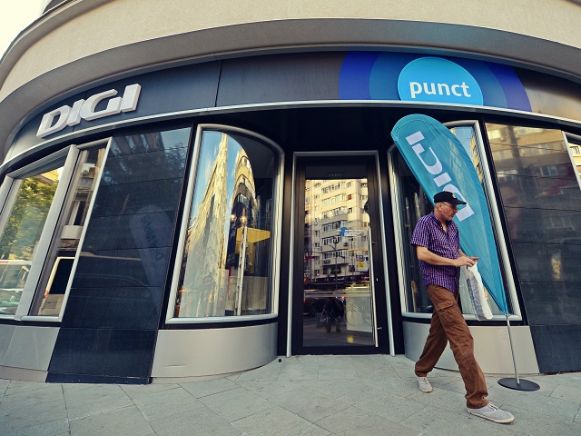 Presa spaniolă: Digi vrea să atragă între 500 şi 600 de milioane de euro prin IPO-ul subsidiarei din Spania, prin vânzarea de acţiuni noi şi existente, pentru finanţarea extinderii reţelelor de fibră şi 5G. Listarea, în aprilie