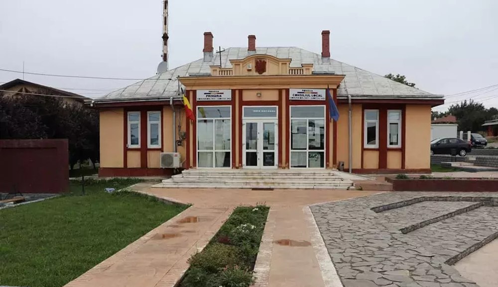 Primărie scoasă la vânzare pentru 1,2 milioane de euro, după ce primarul a blocat proiectul unei firme