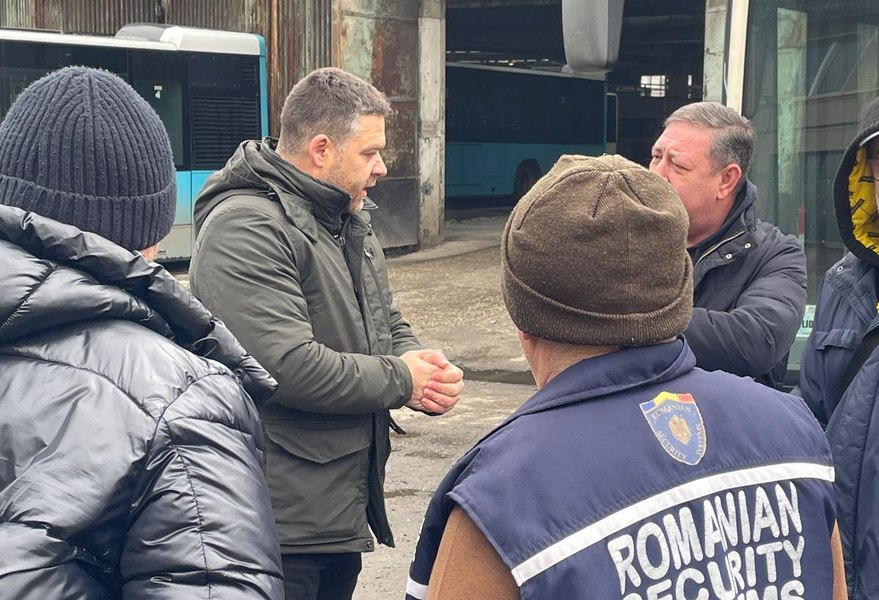 Primarul general, într-o vizită „neanunțată și fără alai” la Autobaza STB Floreasca: „Condițiile sunt execrabile”