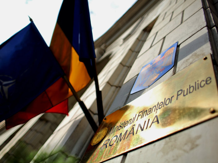 Propunere a Ministerului de Finanţe: Bonificaţie de 3% pentru cei care îşi plătesc impozitul pe venit până la jumătatea lunii aprilie. Atenţie, măsura este valabilă doar pentru cei care depun declaraţia unică, nu şi pentru angajaţi