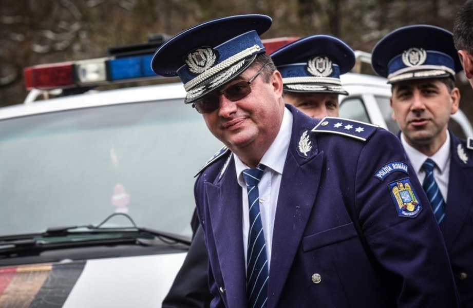 PSD cere „Uniunii Salvador România” să-l retragă pe Salvador Caragea, „un traseist pensionar special”, de la conducerea UM Sadu