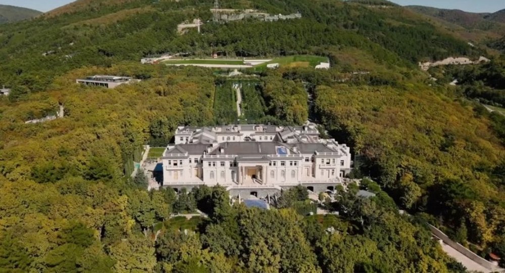 Putin și-a vândut palatul de la Marea Neagră, la prețul unei mașini vechi. Oliharhul rus care a pus mâna pe proprietatea fabuloasă