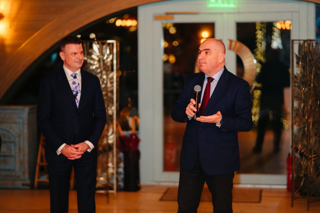 Reacția liberalului Mircea Roșca, după dezvăluirea privind petrecerea privată la care a participat și premierul Bolojan: Am reușit să aduc împreună cu familia liberală din Prahova, alături de oameni care dau direcția României