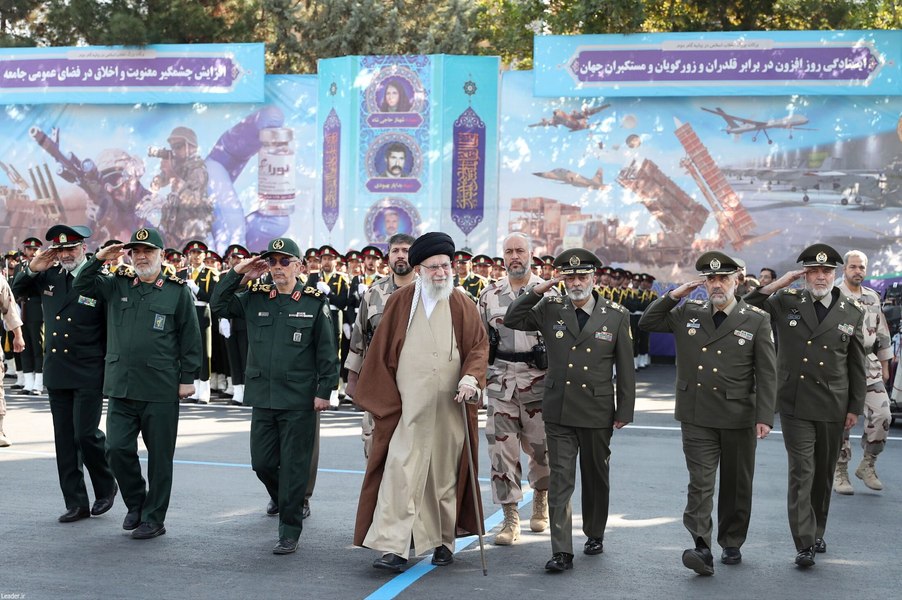 Regimul umbrelor. Ayatollahul Khamenei a construit în jurul său un regim „rezistent la lovituri de stat”.  4.000 de figuri obscure care îl protejează pe maleficul lider suprem al Iranului