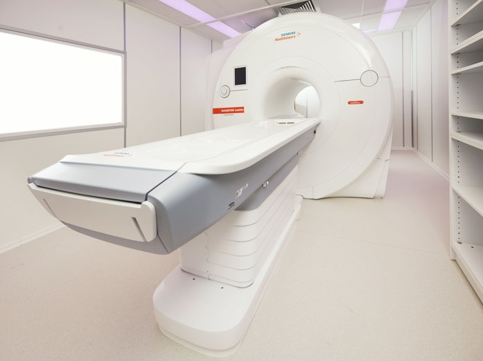 Reţeaua Regina Maria face prima mişcare după schimbarea acţionariatului: cumpără clinica de neurologie Neuroaxis din Bucureşti de la medicul Dan Mitrea si familia Pătrăşcanu, care a creat FAN Courier