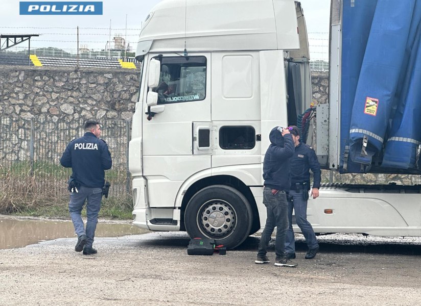 Român prins în Italia cu 100 de kilograme de cocaină, în valoare de 3 milioane de euro