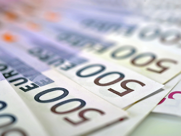 România revine pe pieţele externe cu obligaţiuni în euro şi dolari după reformele fiscale: subscrieri de 7 mld. euro şi 4 mld. dolari în primele ore