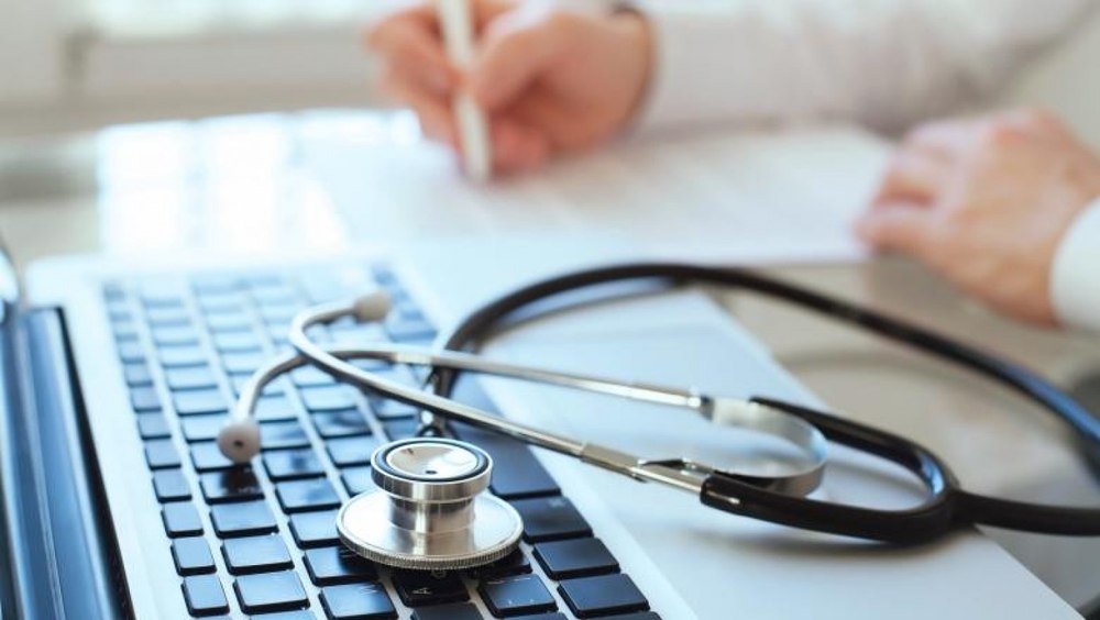 Românii evită vizitele la medic din cauza lipsei banilor