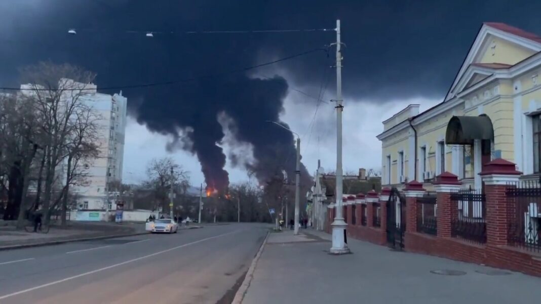 Rusia vizează infrastructura portuară din Odesa într-un nou atac masiv cu drone