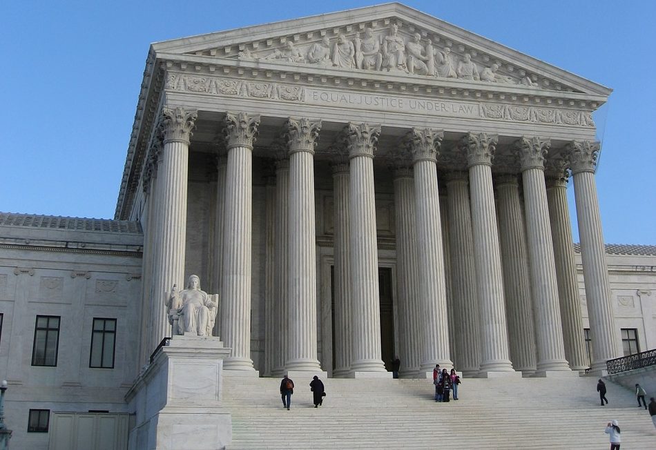 Saga tarifelor: Cum a reușit un mic importator de vinuri să-l învingă pe Trump la Curtea Supremă