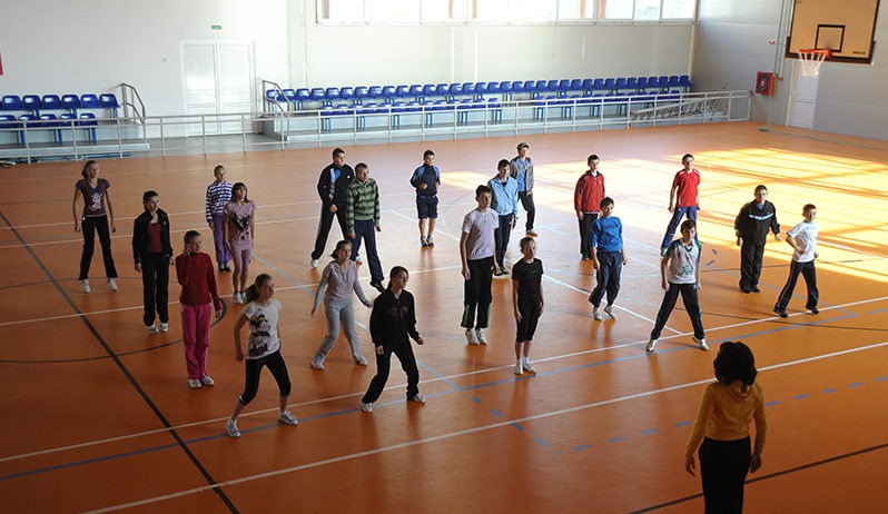 Salariile din cluburile sportive private vor putea fi finanţate de autorităţile locale – proiect de lege