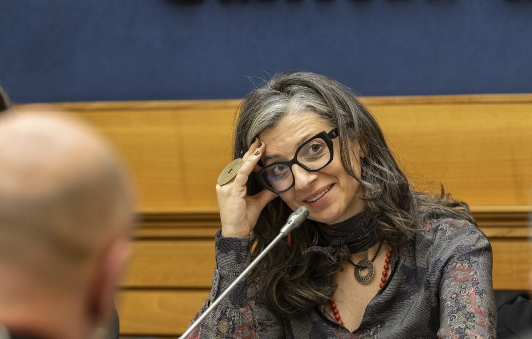 Scandalul în ce o privește pe Francesca Albanese, raportorul special al ONU, continuă, pe temea afirmațiilor antisemite / Ministrul de Externe al Cehiei cere ca ea să demisioneze / Albanese susține că discursul i-a fost manipulat în clipul publicat de Al Jazeera