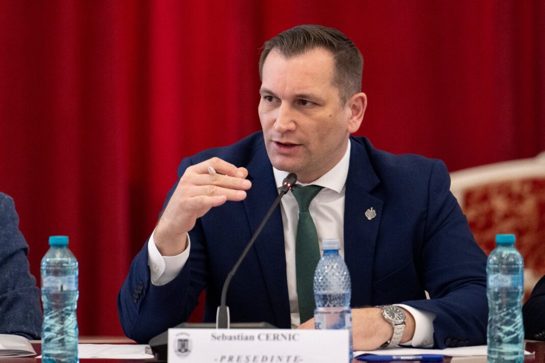 Șeful Comisiei pentru agricultură din Senat, Sebastian Cernic, critică sprijinul pe suprafață: „Din păcate, foarte mulți bani din partea UE se duc către niște persoane care nu produc valoarea adăugată”