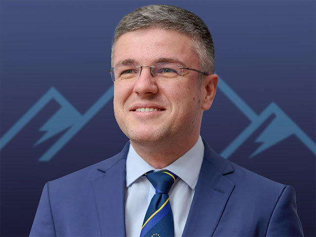 Statul deblochează normele pentru semnătura electronică. Ministrul economiei: Românii vor putea semna mai multe documente digital, cu valoare juridică deplină. Eliminăm blocajele care au ţinut pe loc folosirea semnăturii electronice şi permitem utilizarea ei în mod efectiv, atât pentru furnizori, cât şi pentru cetăţeni