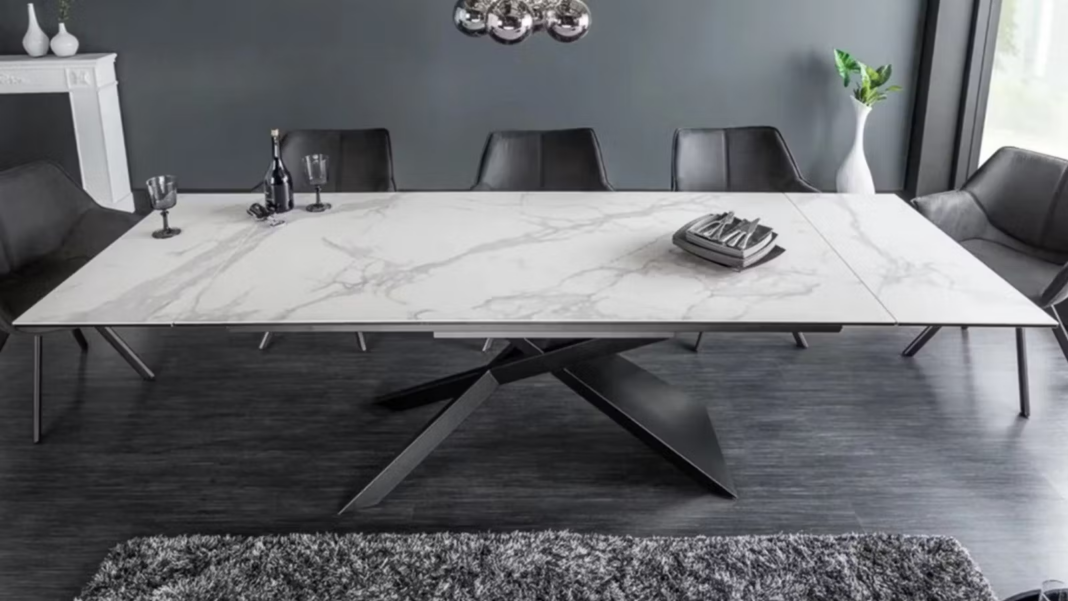 Stil și rezistență: De ce să optezi pentru o masă din ceramică în zona de dining