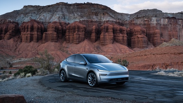 Tesla revine pe segmentul maşinilor cu 7 locuri cu o nouă versiune a lui Model Y, după ce Model S şi Model X au ajuns la final de viaţă