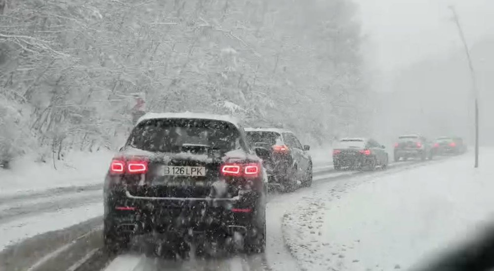 Toate drumurile din ţară sunt redeschise circulației, anunță CNAIR. Trafic în condiții de siguranță
