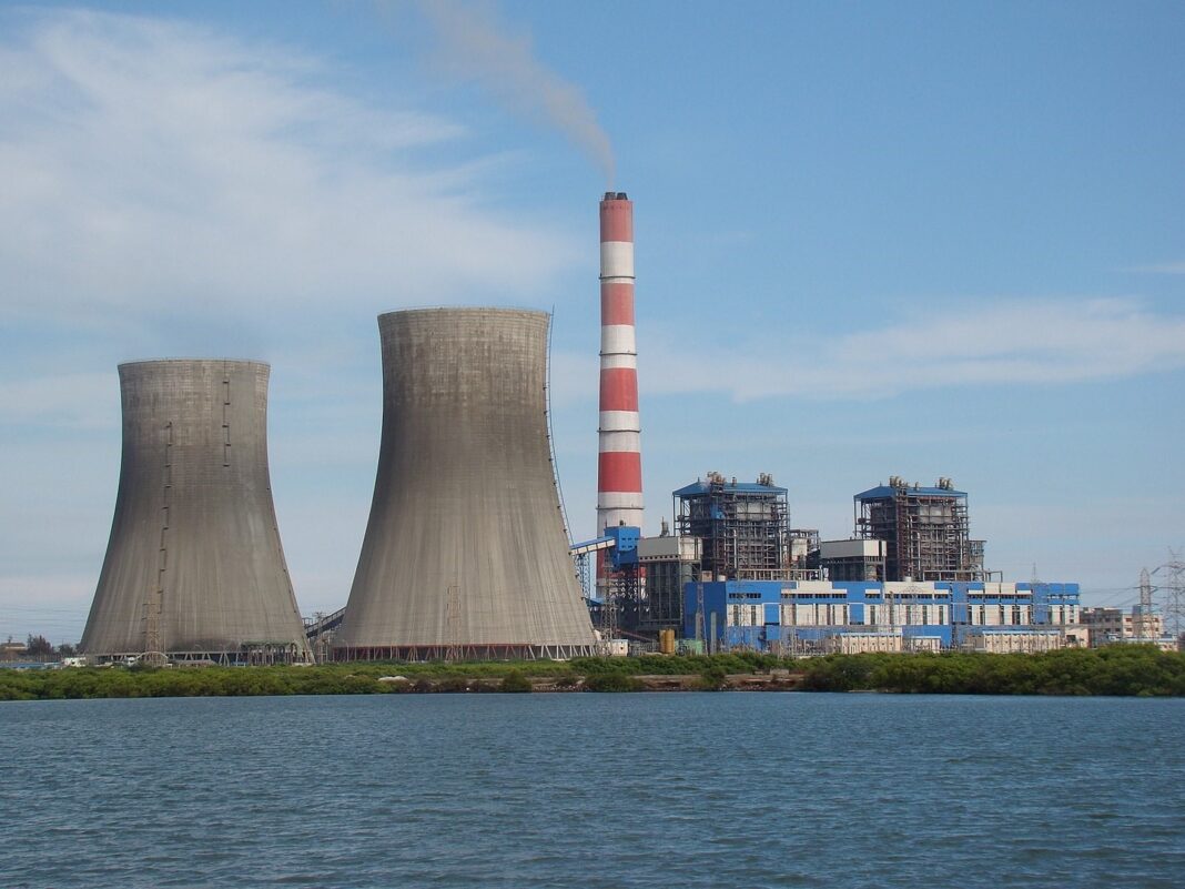 Trump va obliga Pentagonul să cumpere energie produsă în termocentralele pe bază de cărbune din Statele Unite