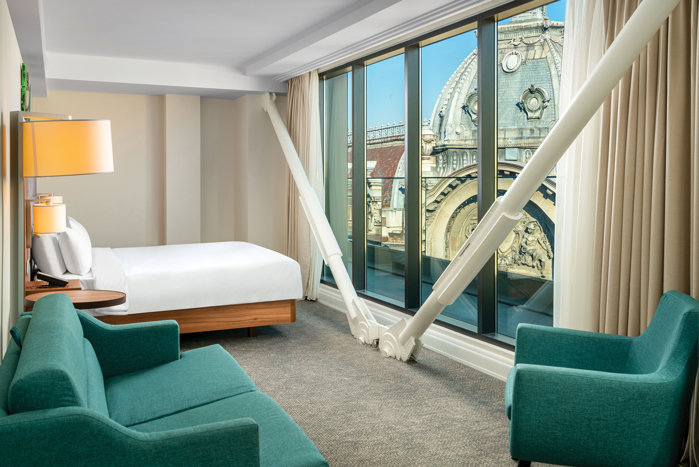 Turismul apasă pedala de acceleraţie. Numărul camerelor de hoteluri aflate sub un brand internaţional va creşte cu peste 50% în următorii ani, prin adăugarea a 5.000 de camere. Grupurile internaţionale mizează, în special, pe segmentul de patru şi cinci stele