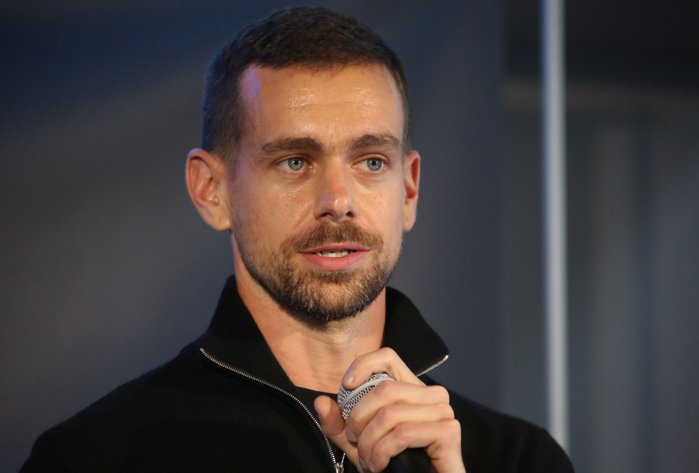 Un avertisment fără precedent: Jack Dorsey, fondatorul Twitter, a dat afară jumătate din angajaţi şi spune că toate companiile mari vor face la fel din cauza AI-ului. Acţiunile au explodat cu 25% după anunţ