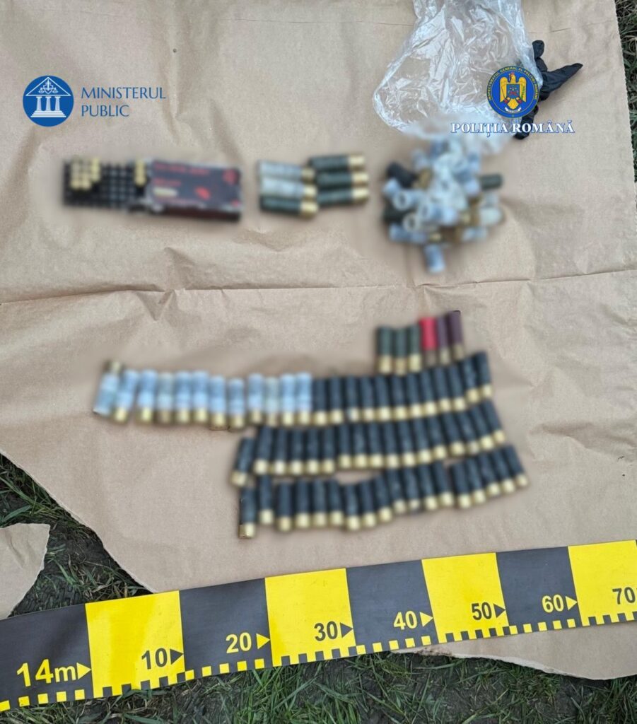 Un bărbat din județul Dâmbovița a fost reținut într-un dosar de contrabandă calificată și nerespectare a regimului armelor și al munițiilor / Este acuzat că ar fi vândut două arme letale aduse ilegal din Turcia pentru 4.500 de euro