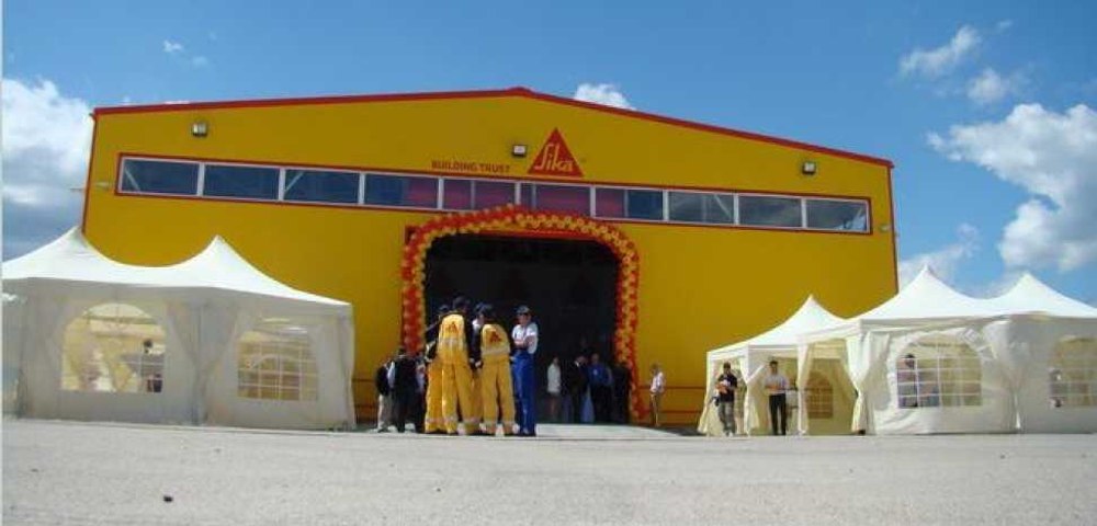 Un mare producător elvețian de materiale de construcții cumpără un operator turc cu fabrică în România