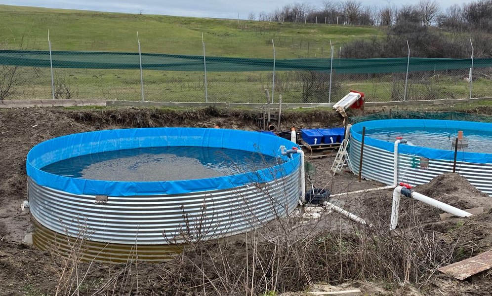 Un preot a schimbat cursul unui râu pentru a-și construi ilegal păstrăvărie: „N-am știut că am nevoie de aviz pentru doi pești”