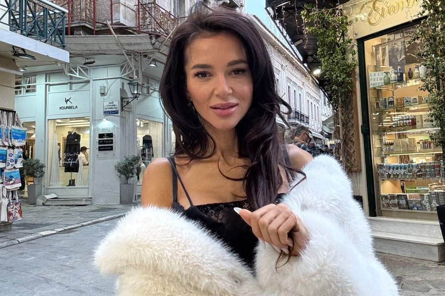 Vedeta de la „Neatza cu Răzvan și Dani”, Ruxandra Luca, surprinsă în ipostaze intime cu un chirurg căsătorit