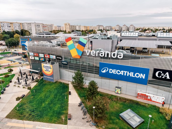 Veranda Mall atrage o finanţare de 36 milioane Euro de la CEC Bank pentru refinanţare, dezvoltare şi distribuţii către acţionari