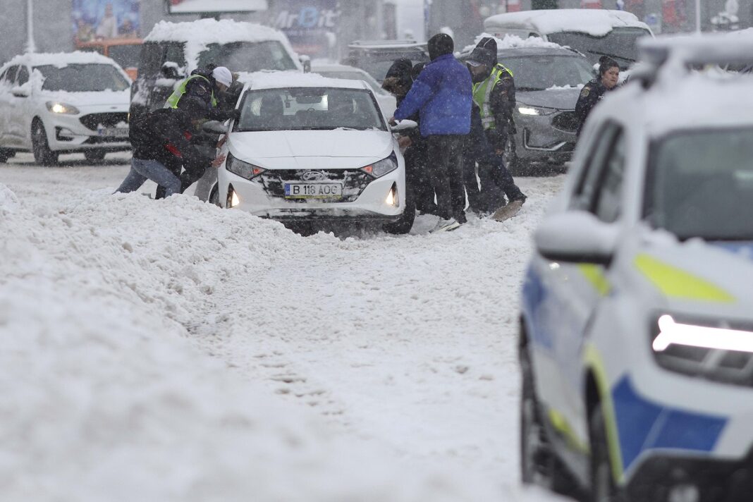 VIDEO Ciprian Ciucu: Capitala nu este paralizată, nu există bulevarde principale blocate / Din experiența altor orașe, populația așteaptă, nu iese imediat din casă, se intervine mult mai ușor în prima zi / La noi există așteptarea ca imediat să fie totul la negru