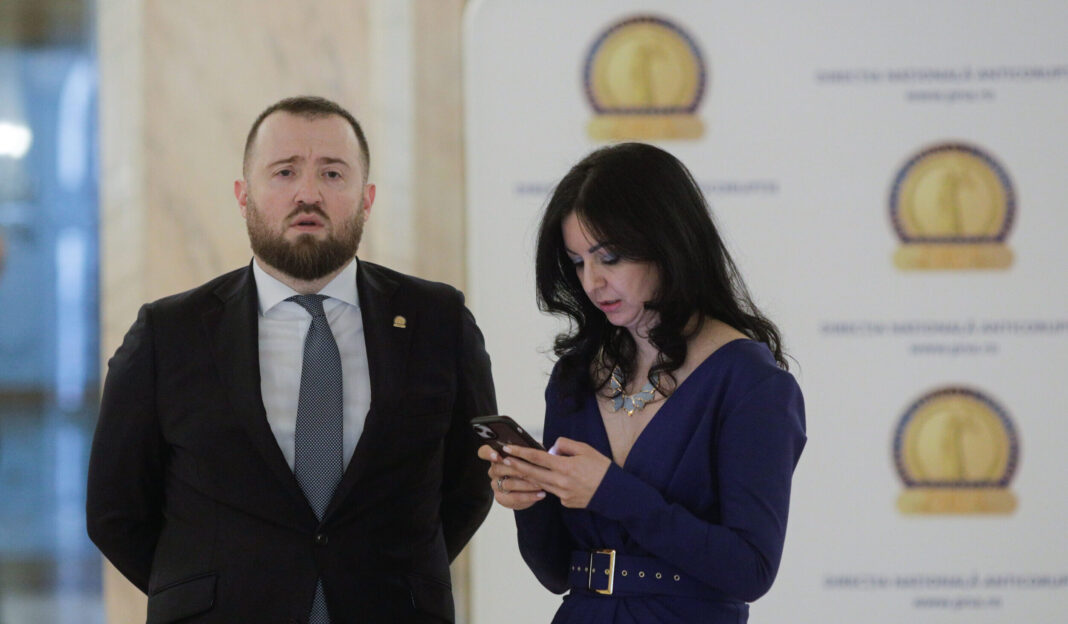 VIDEO Interviurile candidaților pentru Parchetul General / Marius Voineag: Propun schimb de bune practici de la DNA / Cristina Chiriac: E nevoie de leadership vizibil / Bogdan Pîrlog: Am pierdut încrederea opiniei publice, promovările în magistratură sunt ridicole