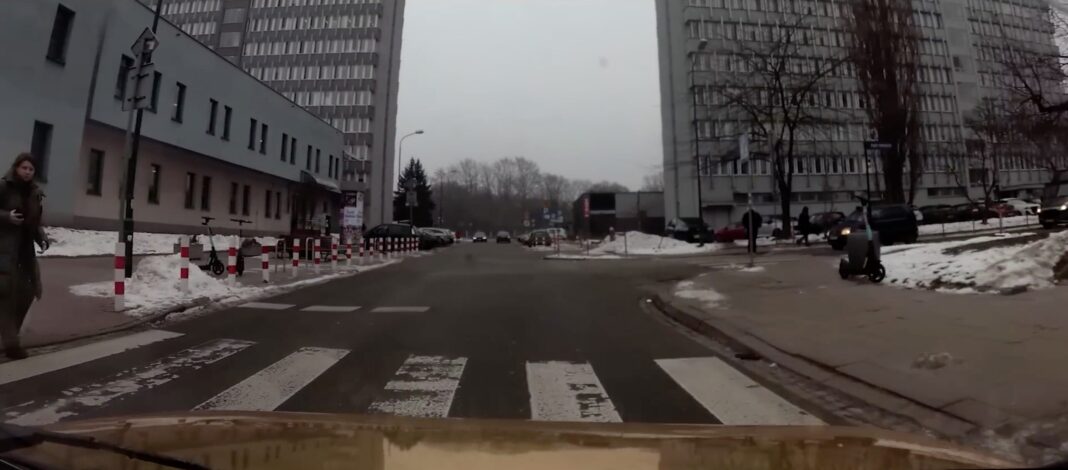 VIDEO  Ministrul Justiției din Polonia, amendat de poliție pentru o încălcare a regulilor de circulație surprinsă în timpul unui interviu pe YouTube