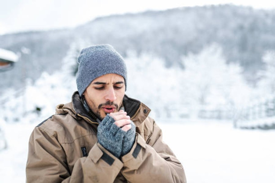 Vremea marţi, 3 februarie. Încă o zi de frig și ninsori slabe. Unde se mai încălzește ușor