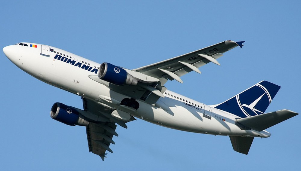 Zbor Tarom spre Paris, blocat ore întregi pe Otopeni din cauza „unei situații tehnice neprevăzute”