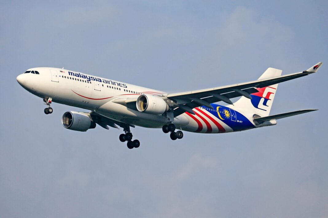 Zborul către Doha din Kuala Lumpur s-a întors din drum aseară după trei ore de zbor