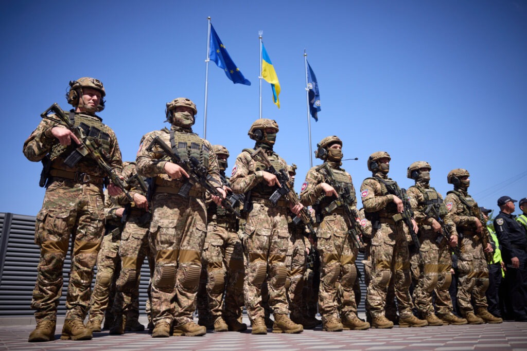 Zelenski anunță că va păstra 800.000 de soldați în Ucraina, în cazul unui armistițiu / ”Salariile trebuie să fie mult mai mari” / „Armata ucraineană face parte din securitatea Europei”