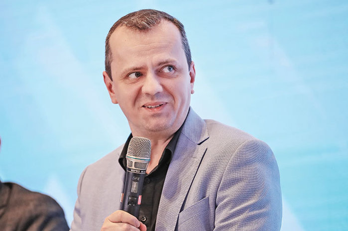 ZF IT Generation. Investor Watch. Marius Istrate, preşedintele asociaţiei TechAngels: Investiţiile membrilor s-au prăbuşit în 2025 pentru că investitorii au ales siguranţa bursei şi a titlurilor de stat, iar start-upurile au venit nepregătite. Pentru 2026 există o disponibilitate de 3-4 mil. euro, dar se caută proiecte ambiţioase de deep tech şi apărare