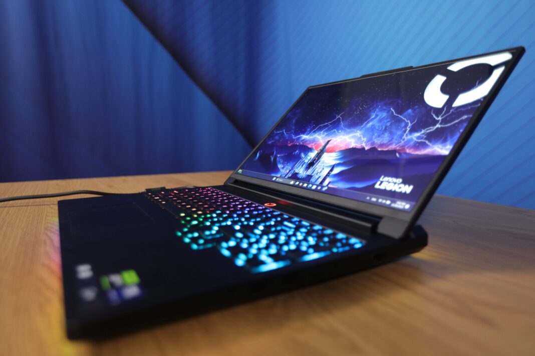 5 greșeli care îți distrug laptopul fără să îți dai seama