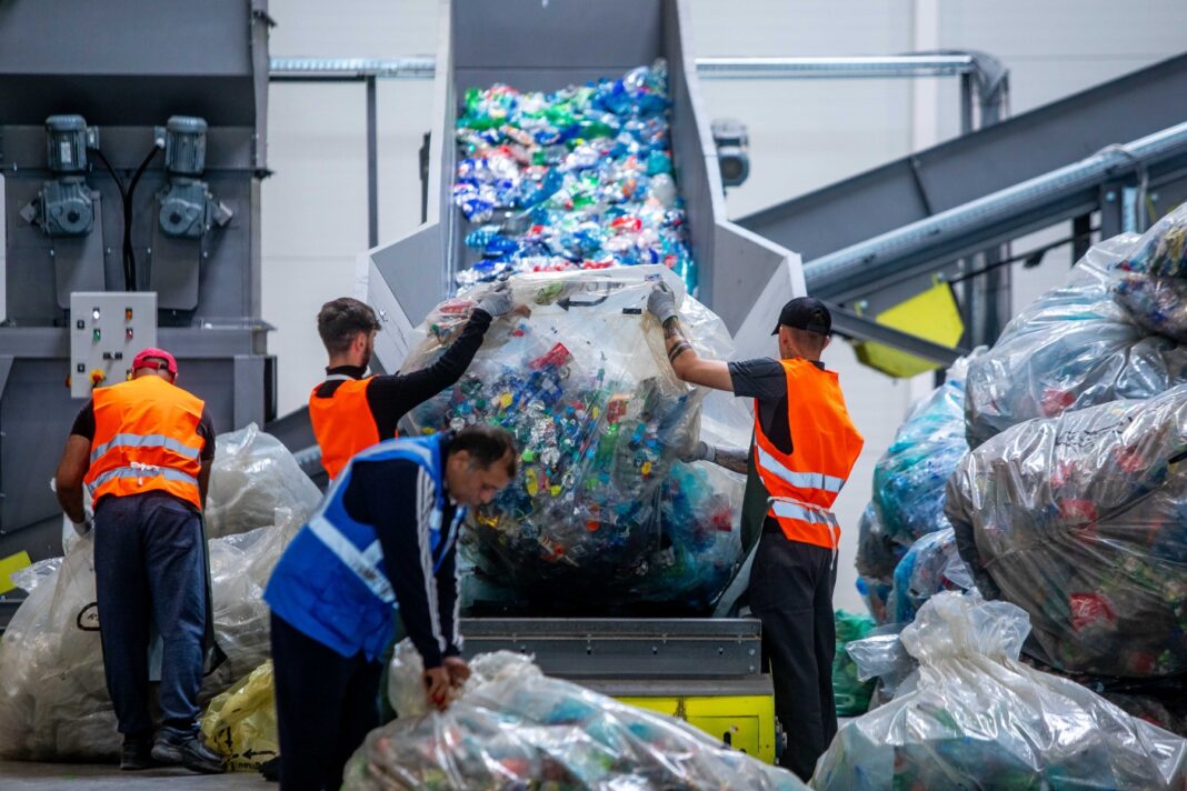 85% din ambalajele de băuturi au fost returnate pentru reciclare în luna februarie