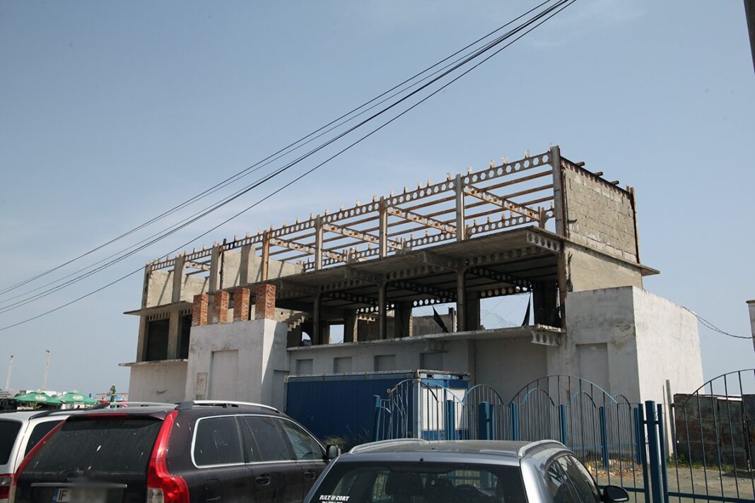 86% dintre construcțiile ilegale găsite pe plaje, anul trecut, au fost dezafectate / Peste 100 de construcții ilegale au fost găsite în Năvodari, Mamaia, Eforie, Tuzla și Mangalia