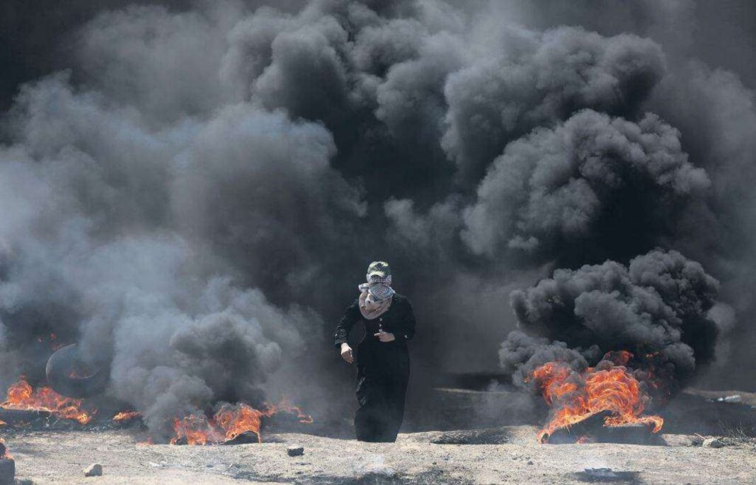 A 14-a zi de război în Iran: Liderul suprem amenință cu represalii, Israelul vorbește despre schimbarea regimului