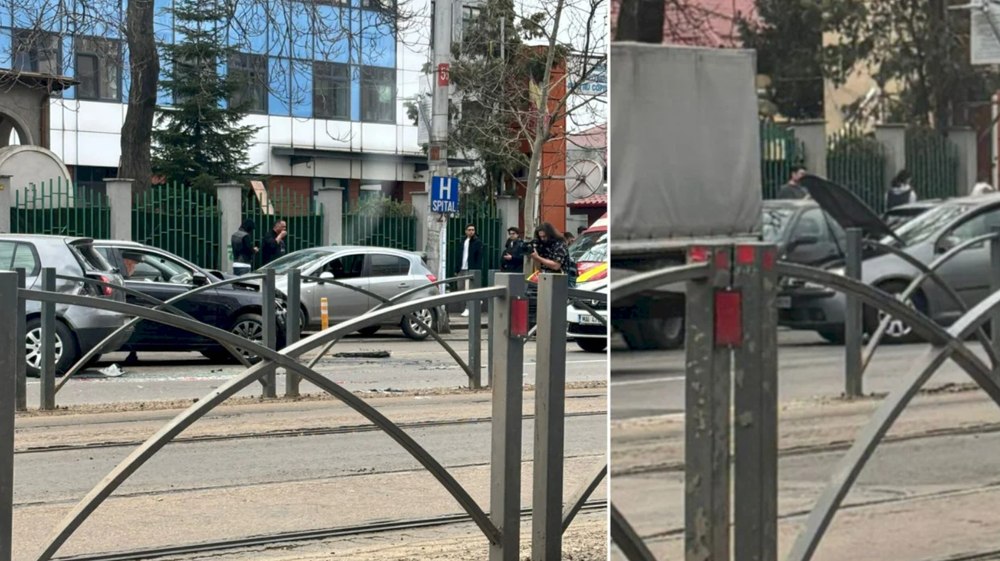 Accident rutier în București. Un tânăr de 22 de ani a lovit o ambulanță SMURD în misiune. Alte două mașini au fost avariate