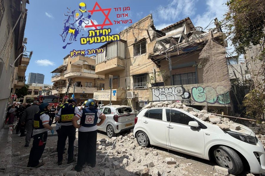 Alertă aeriană la Tel Aviv. Cel puțin 15 persoane, rănite într-un atac iranian în centrul Israelului