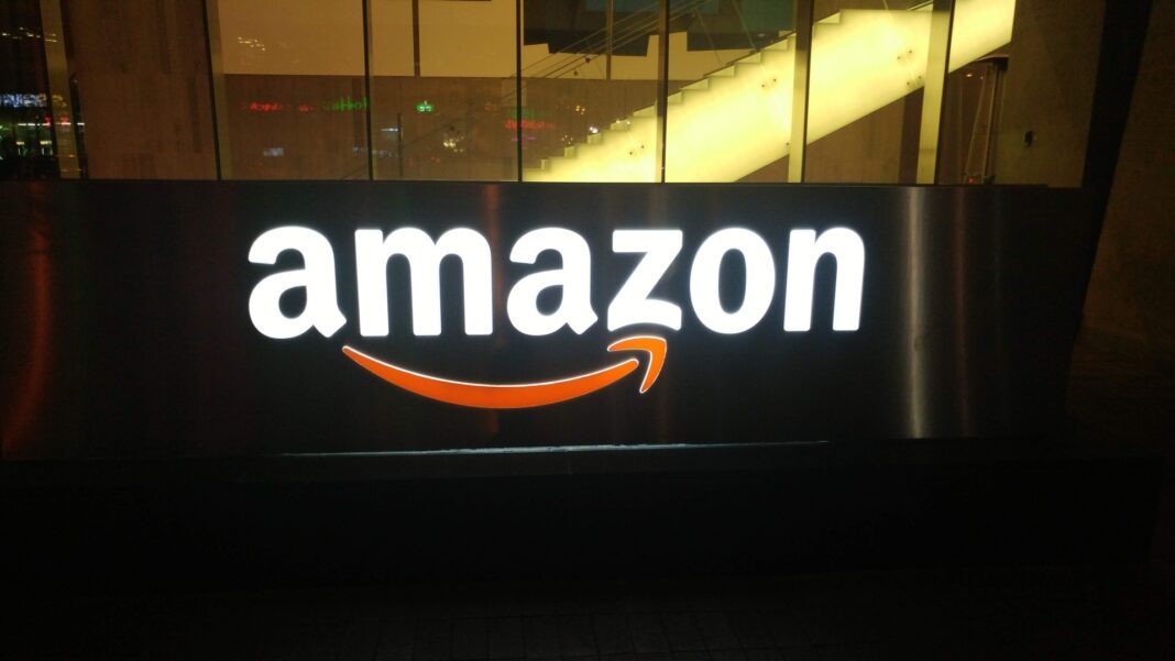 Amazon lucrează la un smartphone bazat pe inteligență artificială